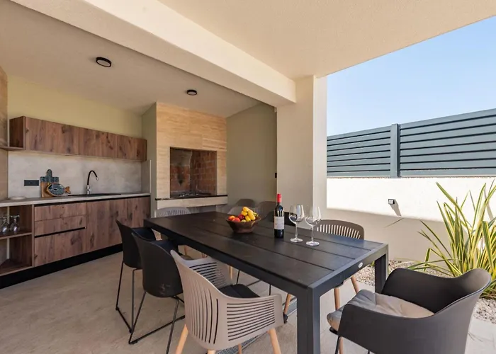 Niksun By Interhome Bibinje